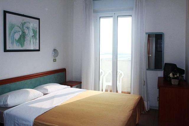 Hotel Bellavista-Olympic Ріміні Номер фото