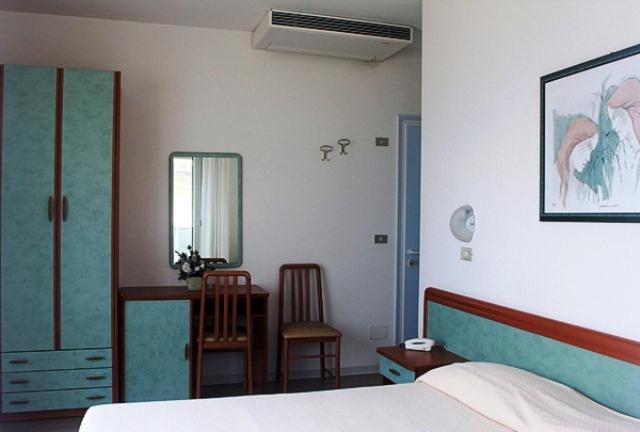 Hotel Bellavista-Olympic Ріміні Екстер'єр фото